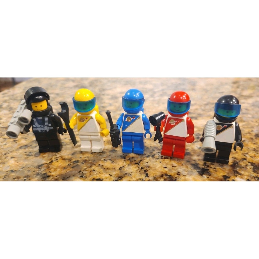 Vintage LEGO Space Mini-Figures Set 6703 Minifigures Figures